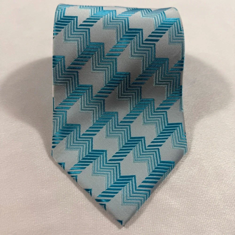 Ermenegildo Zegna Silk Necktie Light Blue Turquoise Zig Zag Geometric Italy 60